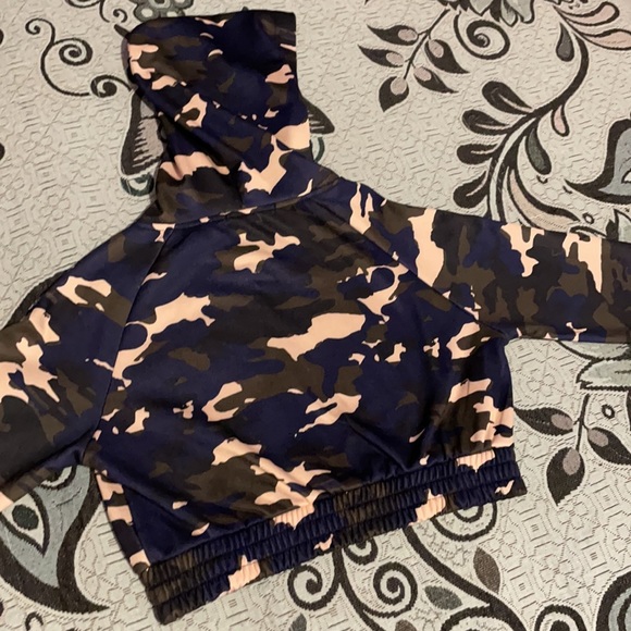 Camo crop zipper hoodie - Picture 8 of 9
